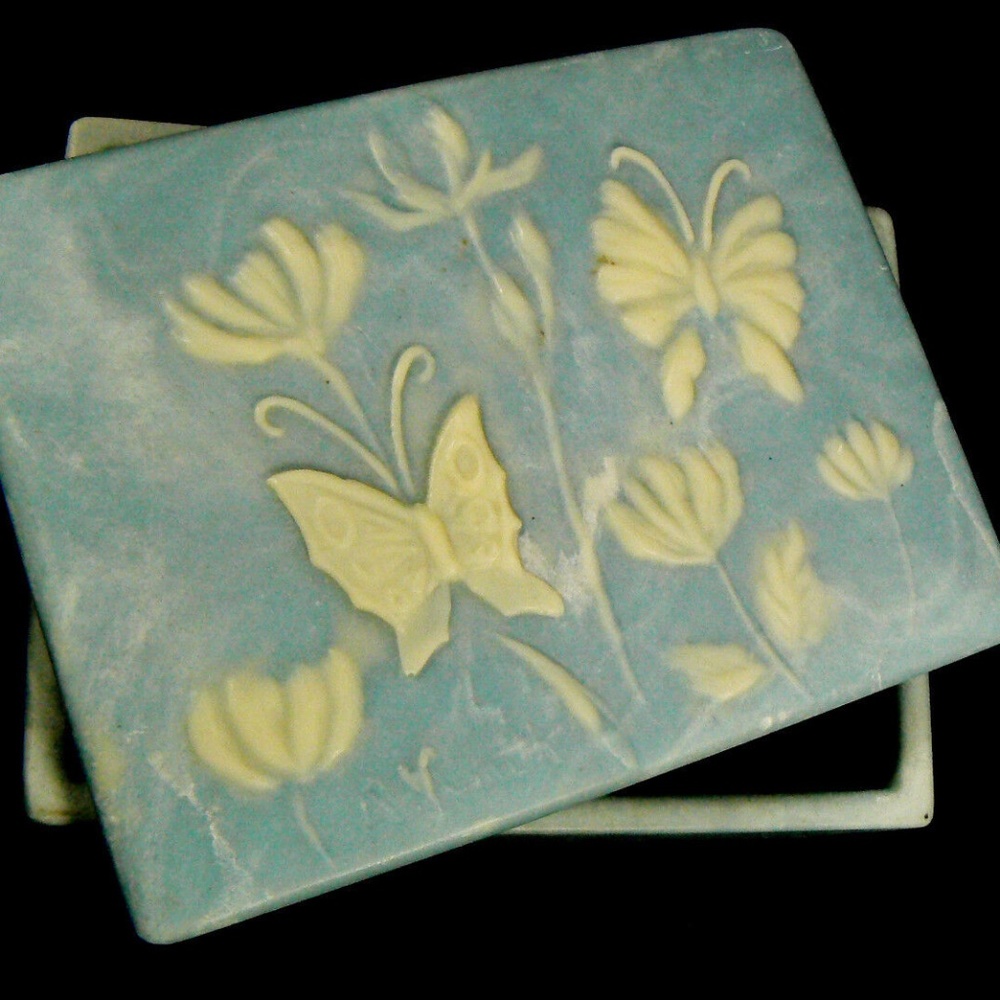Vintage Design Gifts Stone Butterfly Cameo White on Blue Trinket Box